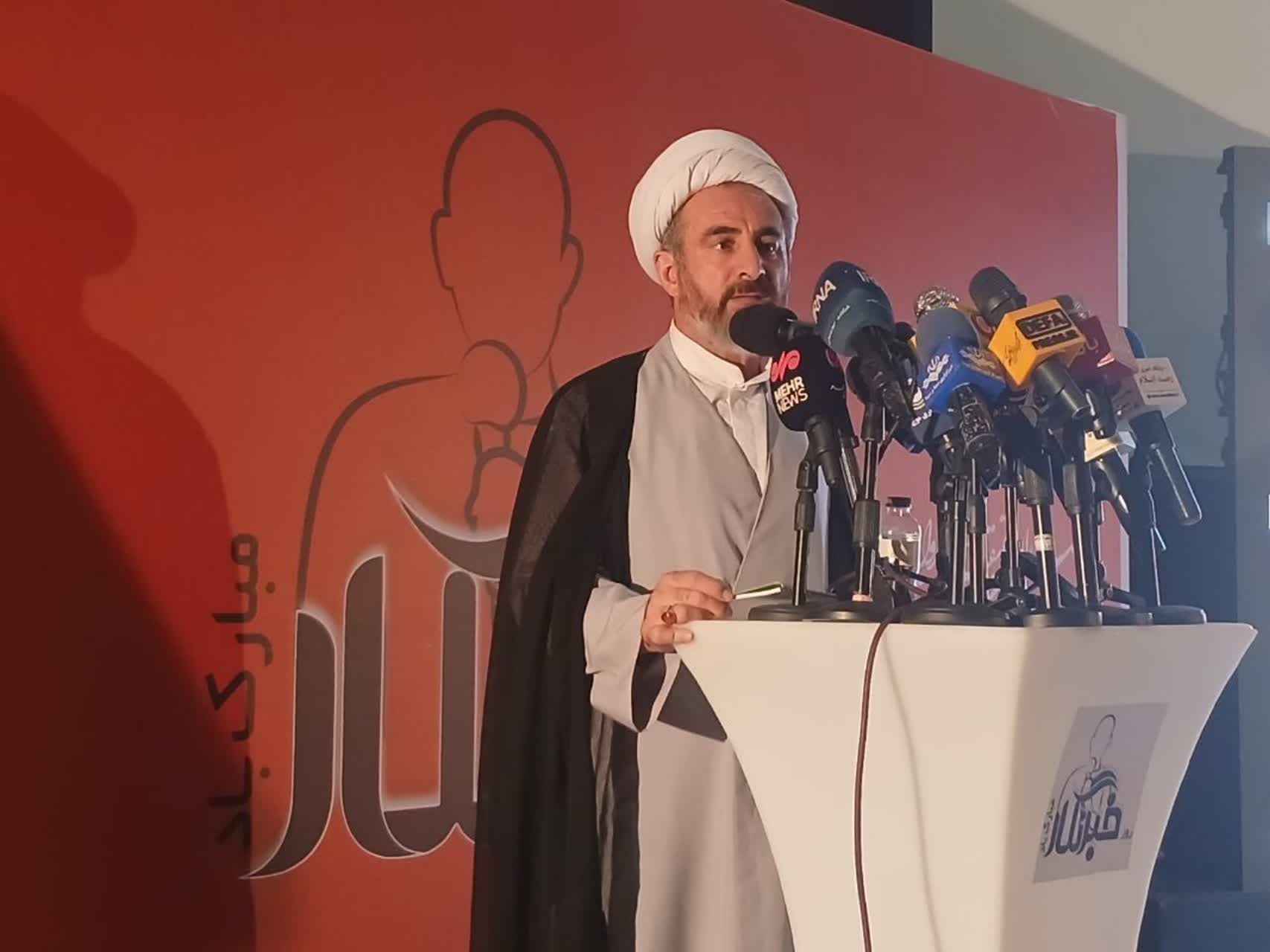 نماینده ولی فقیه در ایلام: خبرنگار آینه حقیقت‌نما در برابر روایت‌های جعلی
