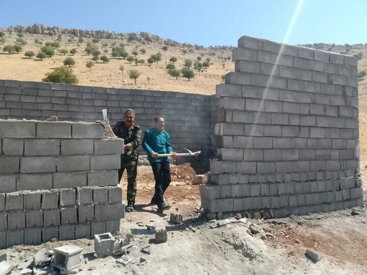 تخریب ساخت‌وساز غیرمجاز 140 متری در اراضی ملی دشت‌روم بویراحمد