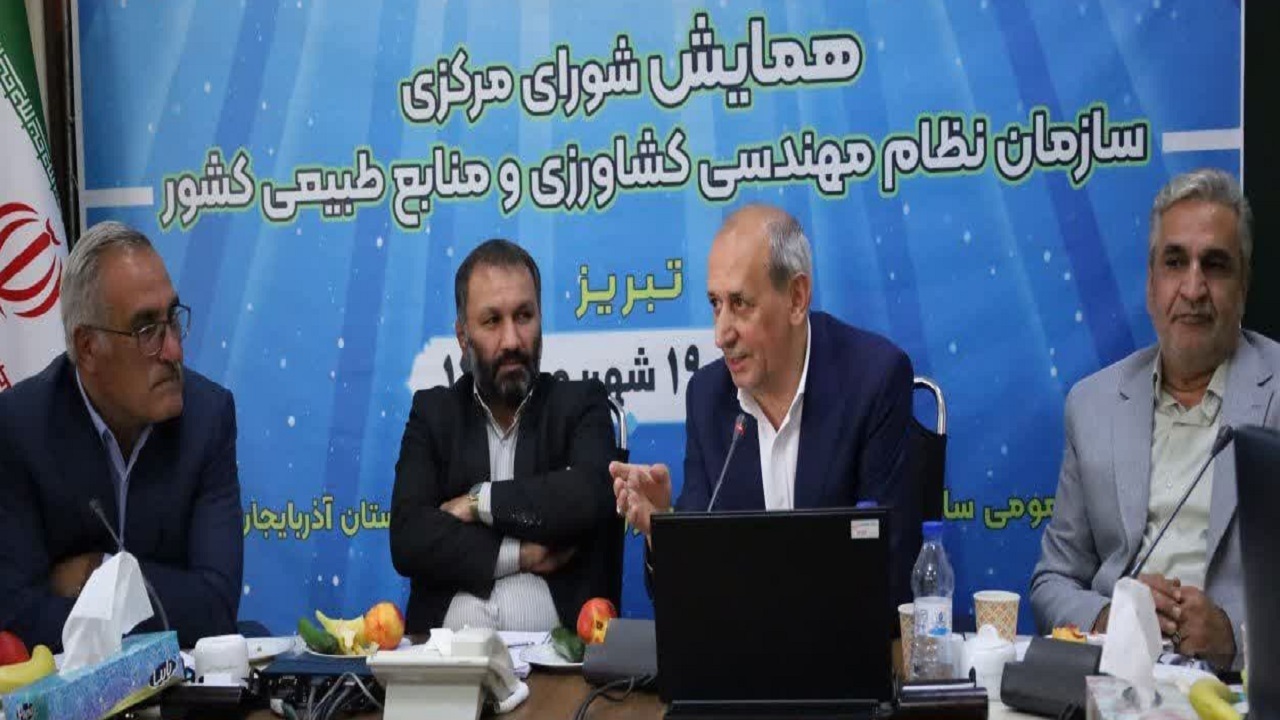 ظرفیت 200 هکتاری گلخانه‌های صادرات‌ محور در آذربایجان شرقی