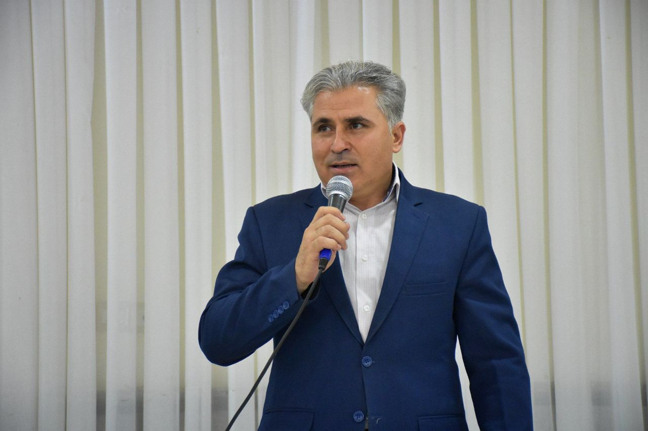 آموزشگاه اجازه دریافت هیچ گونه هزینه ای بابت لباس فرم دانش آموزی ندارد