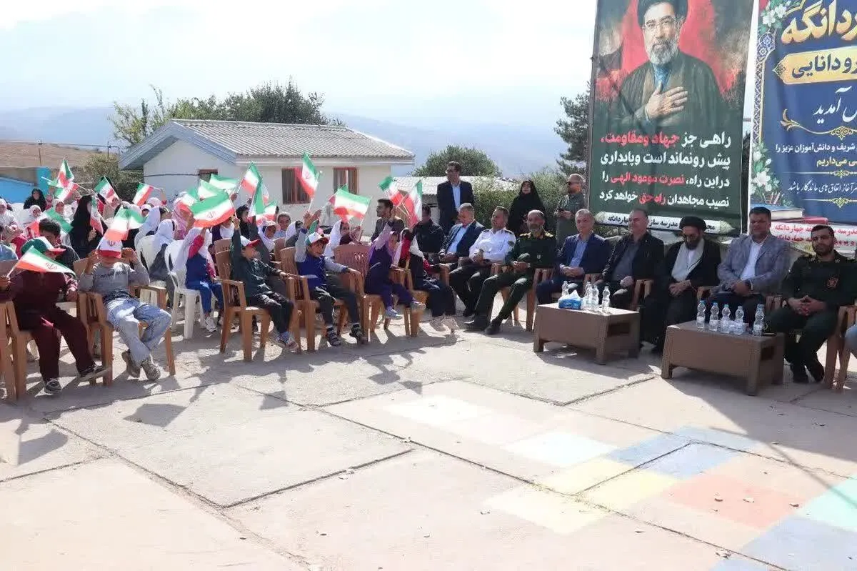 زنگ شکوفه‌هاو جوانه ها در مازندران نواخته شد / سال تحصیلی جدید آغازشد