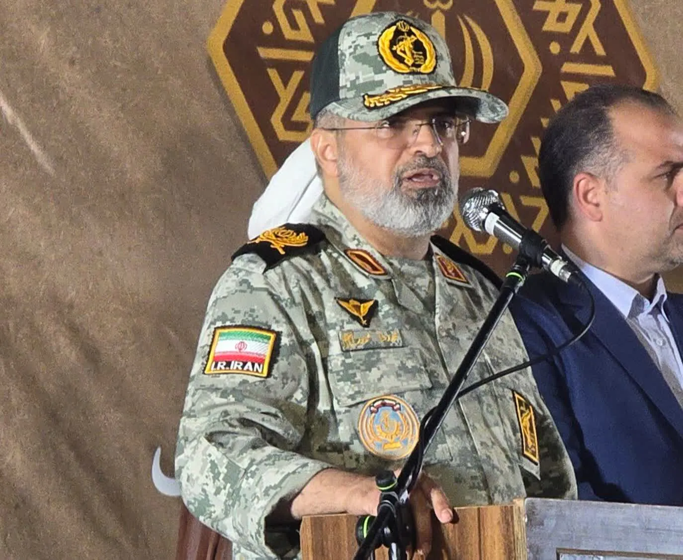 استقامت شما و بیداری شبانه‌تان، اراده دشمن را در هم شکست