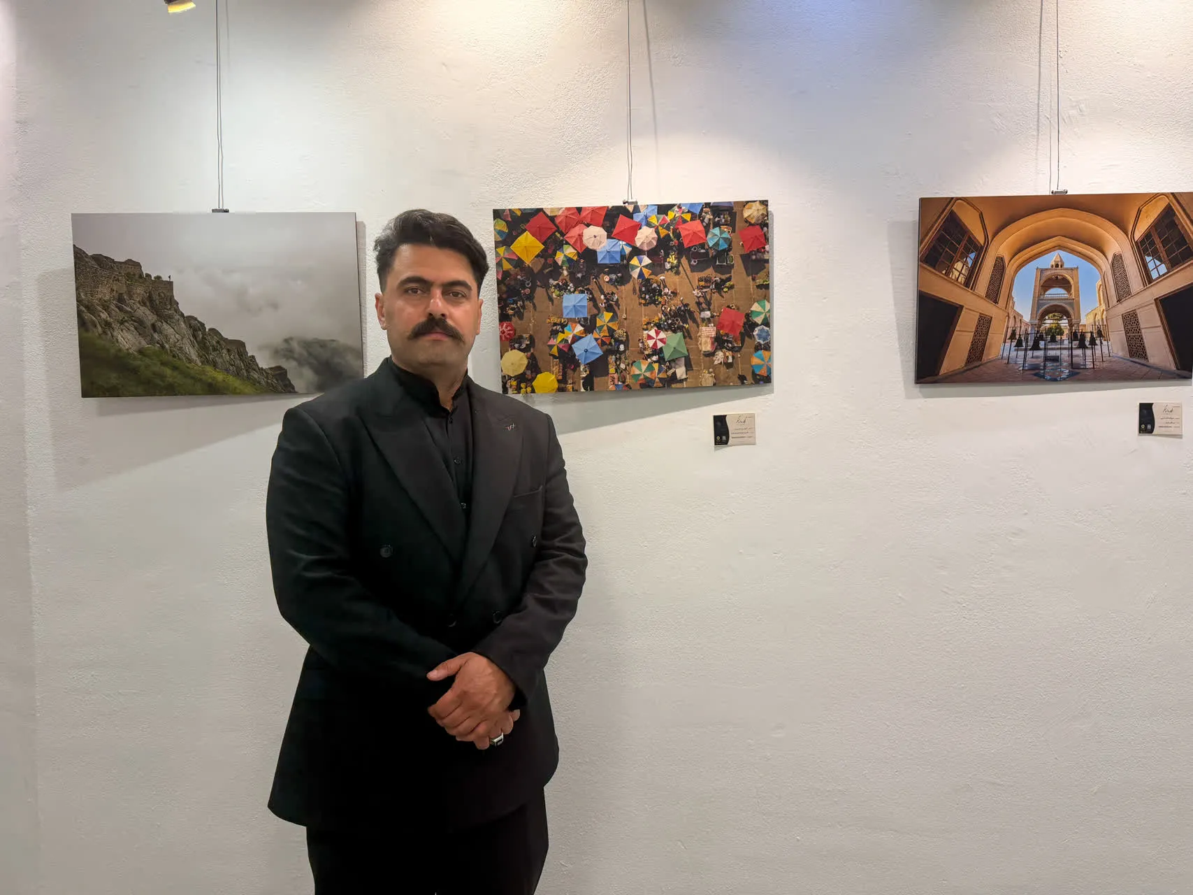 درخشش کیوان یوسف‌پوری، هنرمند بابلی، در دومین نمایشگاه عکس «نگاه روایتگر» در اصفهان