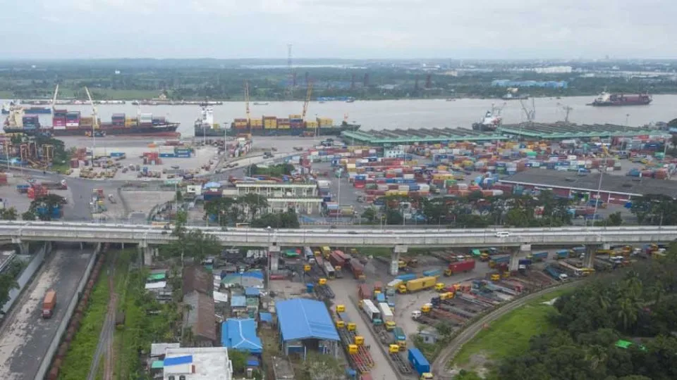 Bangladesh’s fuel price hike starts hitting logistics sector
