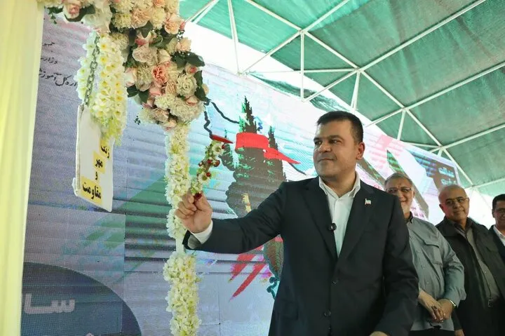 آیین نواختن زنگ آغاز سال تحصیلی جدید در میناب با حضور شهردار تهران برگزار شد