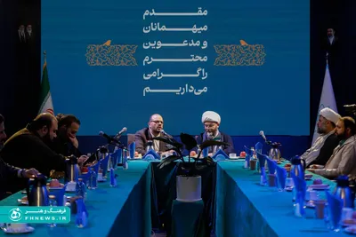عکس؛ بازدید رئیس سازمان تبلیغات اسلامی از نمایشگاه عملکرد یک‌ساله سازمان فرهنگی هنری شهرداری تهران